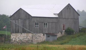 grey barn.jpg