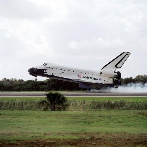 Endeavour-Landing.jpg